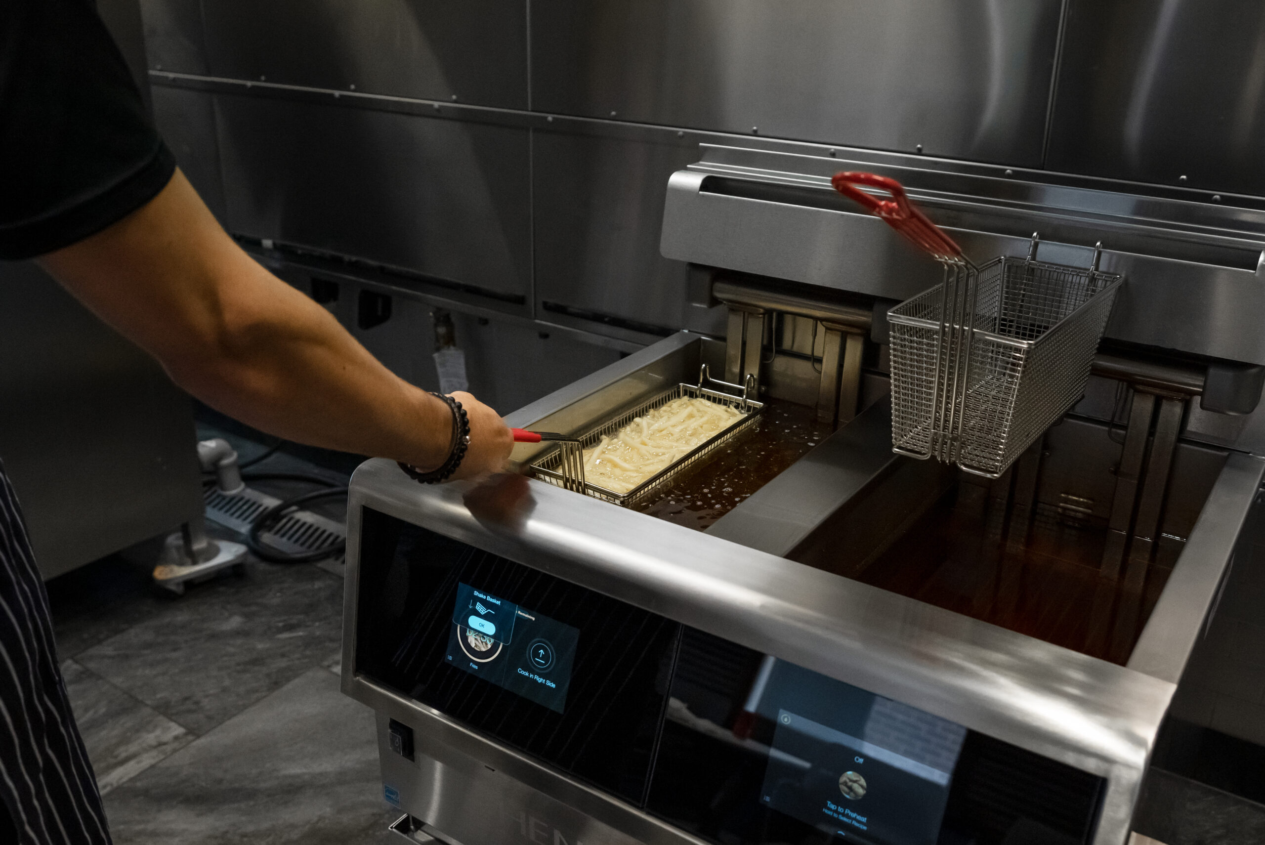 Cooking Fries in a Henny Penny F5 Fryer 