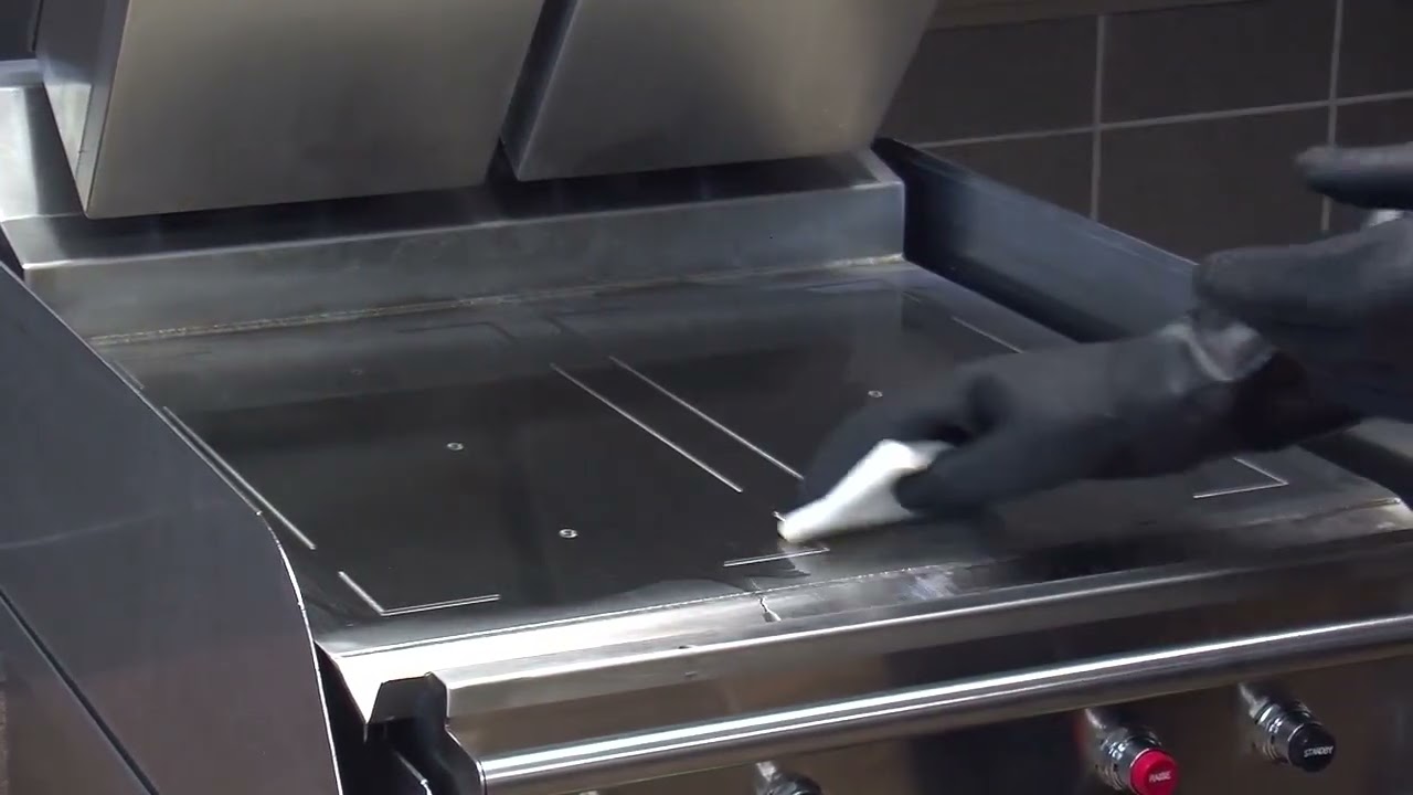 Taylor Two-Sided Grill Operator Training – 04 Coating the Lower Grill Surface & Powering Off