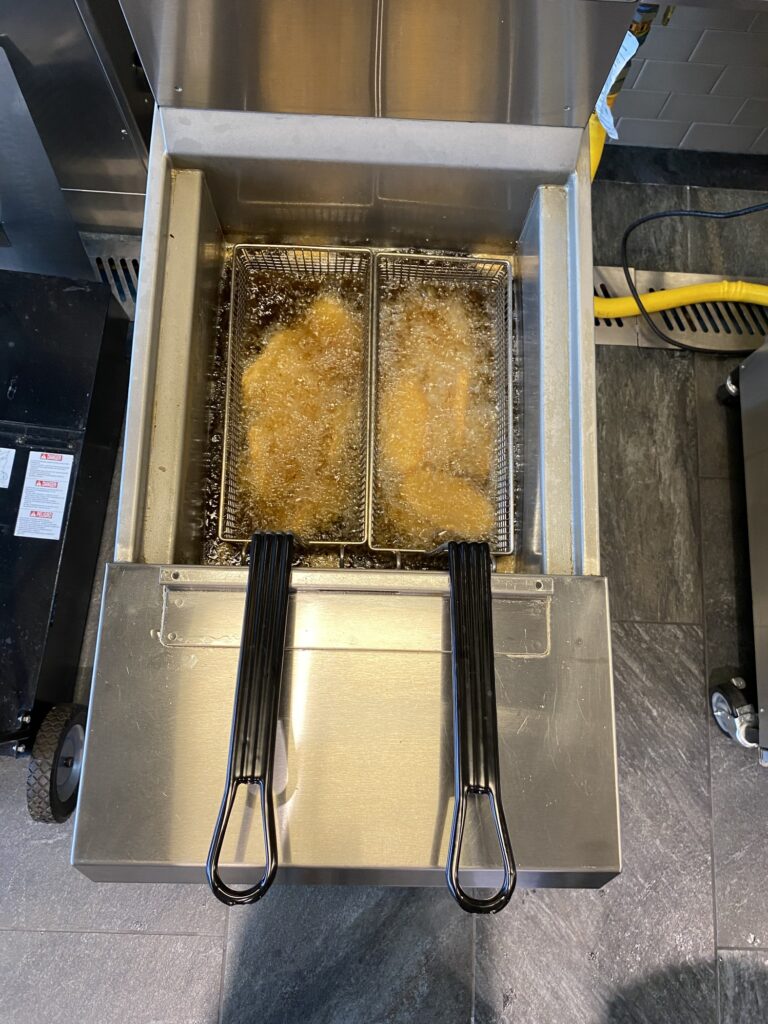 Henny Penny Evolution Elite open fryer, ideal for Korean fried chicken in commercial kitchens.